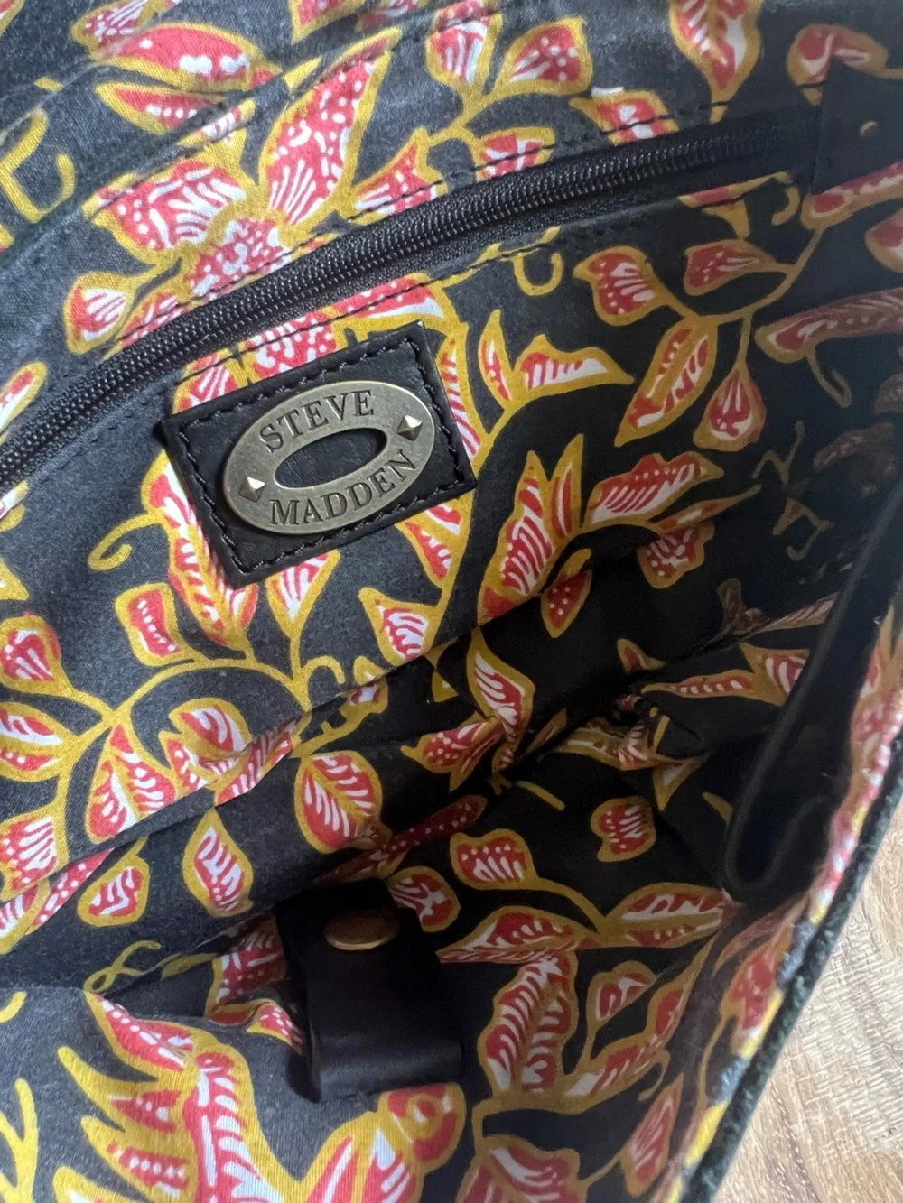 STEVE MADDEN Black Studded Bag Floral-Print Interior NWOT
